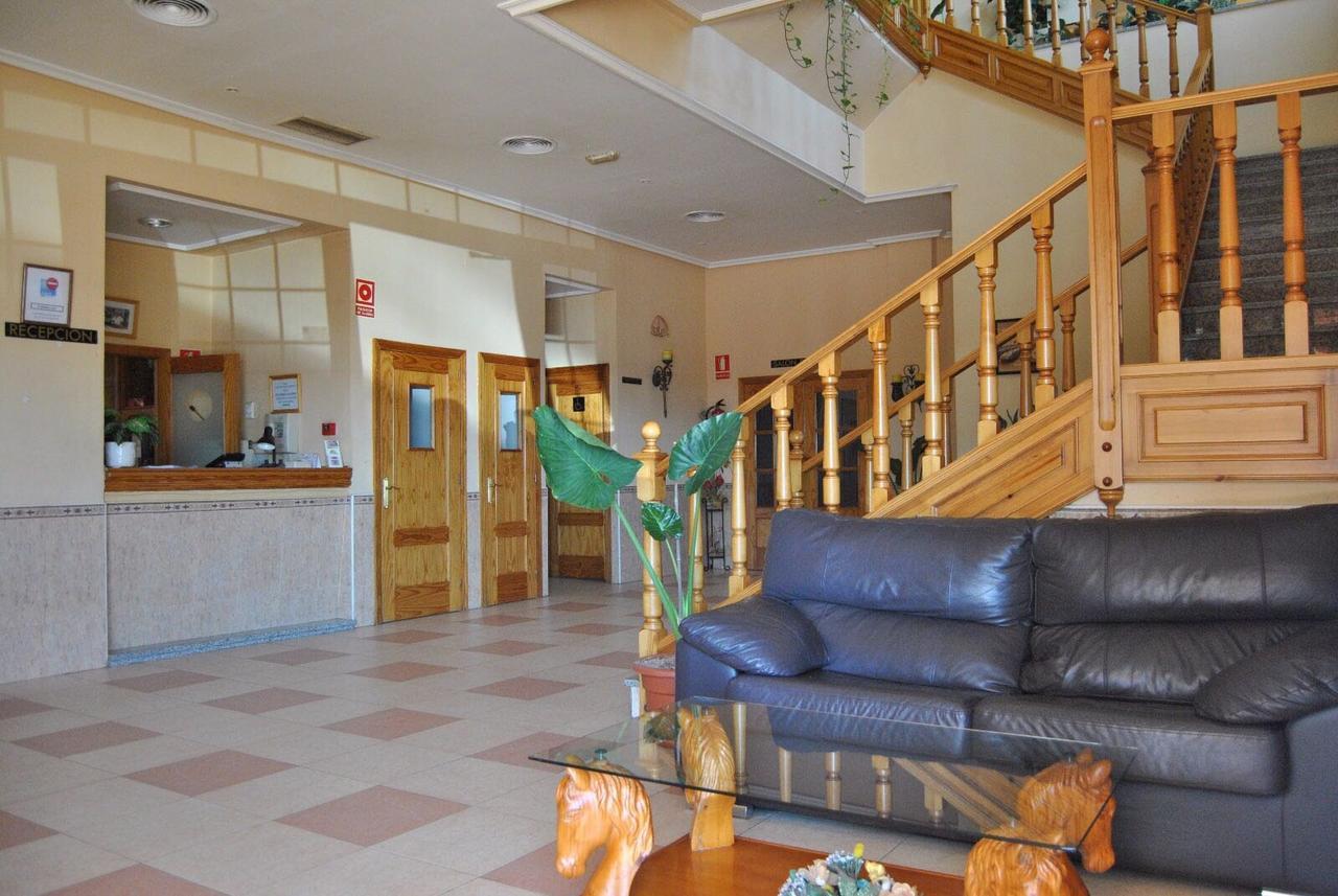 Hotel Las Dehesas Navalvillar de Pela Luaran gambar
