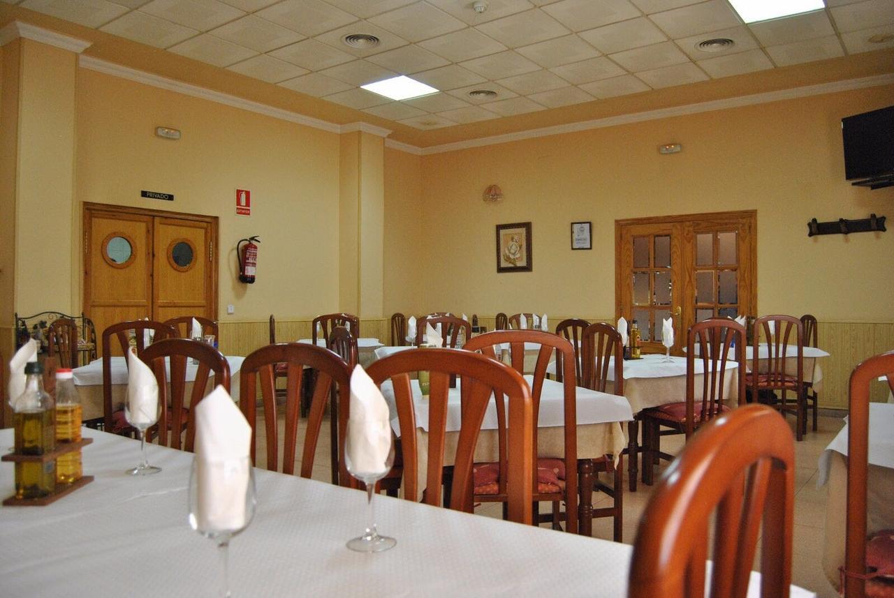 Hotel Las Dehesas Navalvillar de Pela Luaran gambar