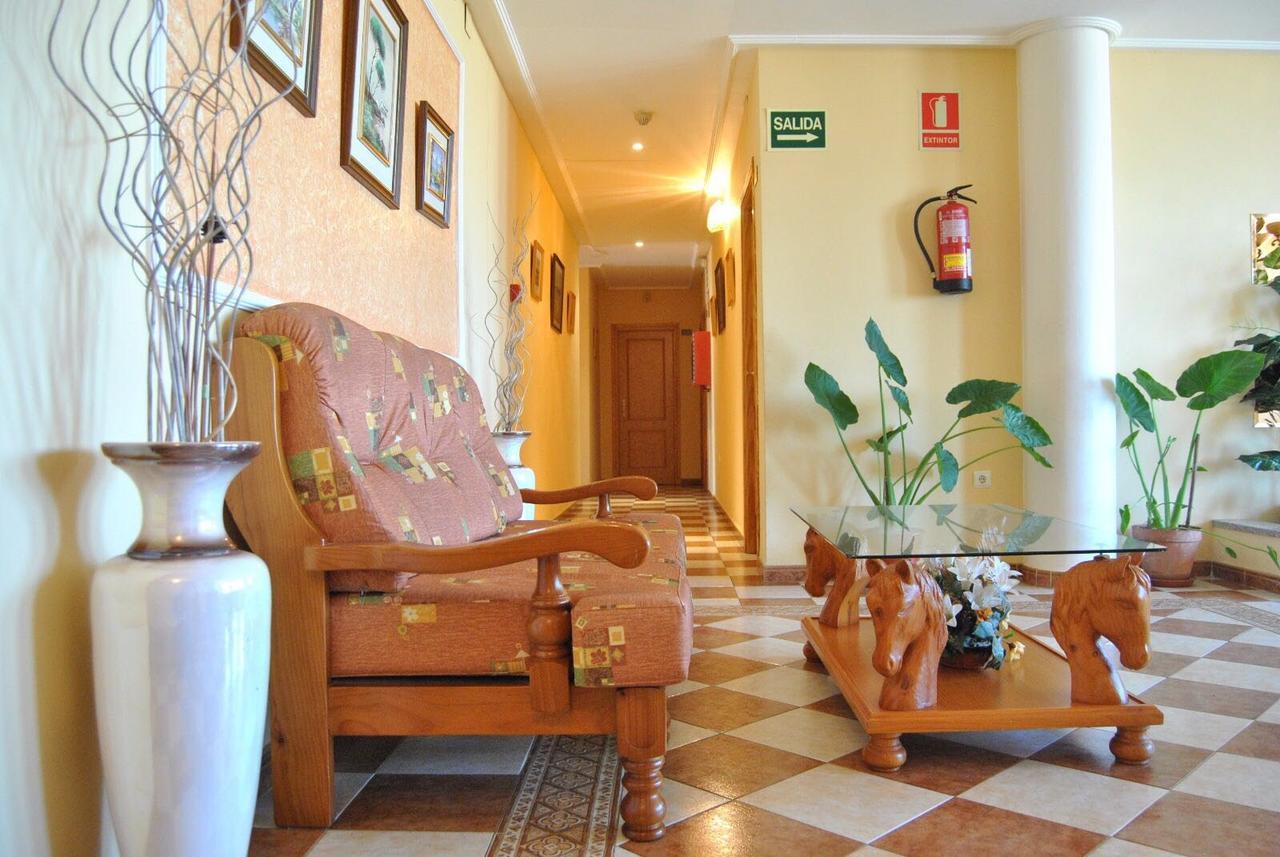 Hotel Las Dehesas Navalvillar de Pela Luaran gambar